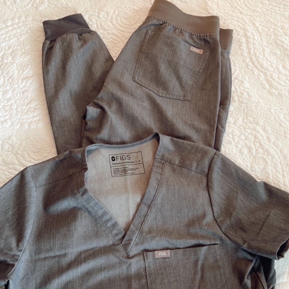 Figs scrubs size small